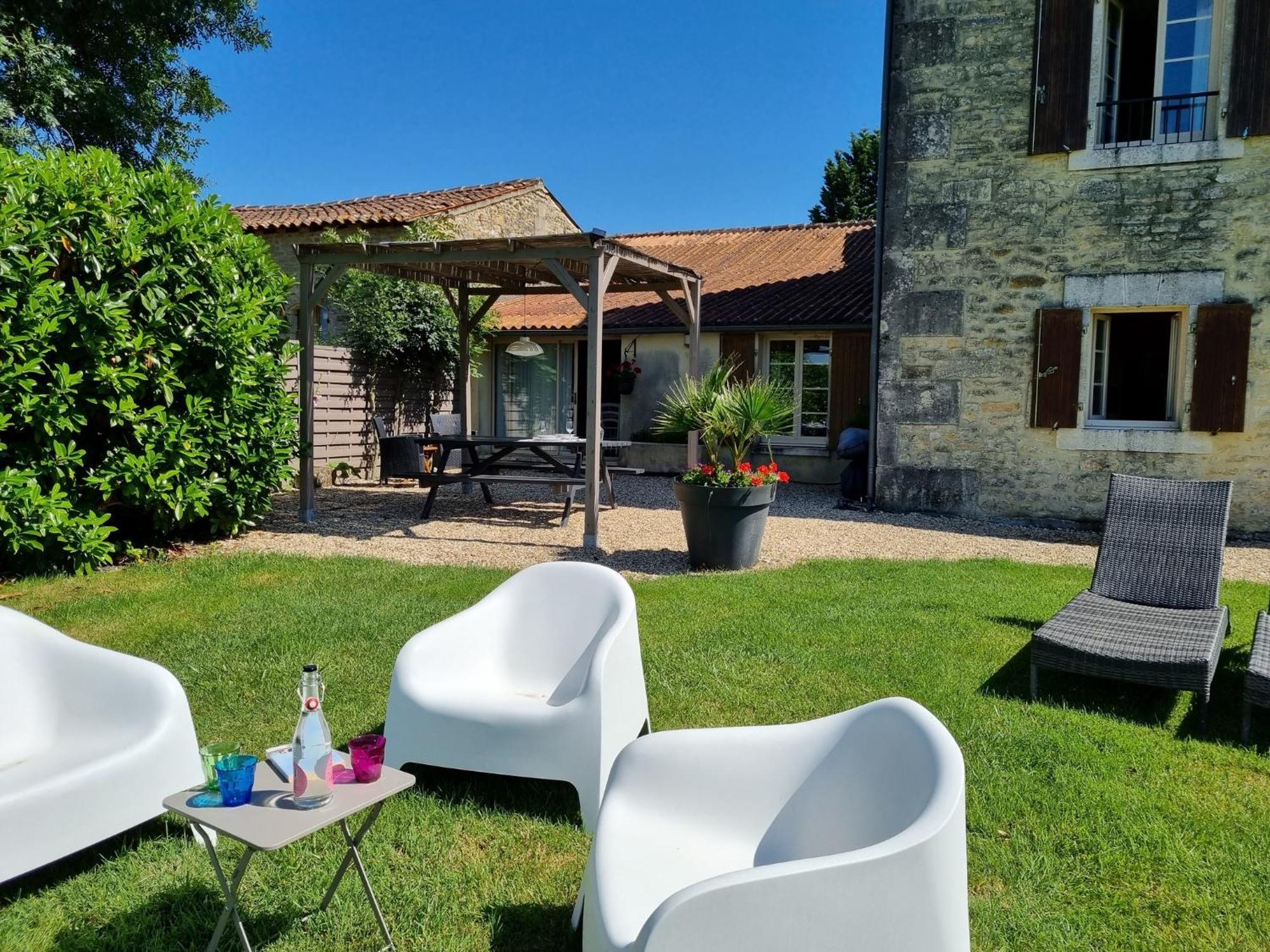 Gites de Cognac Bréville Extérieur photo