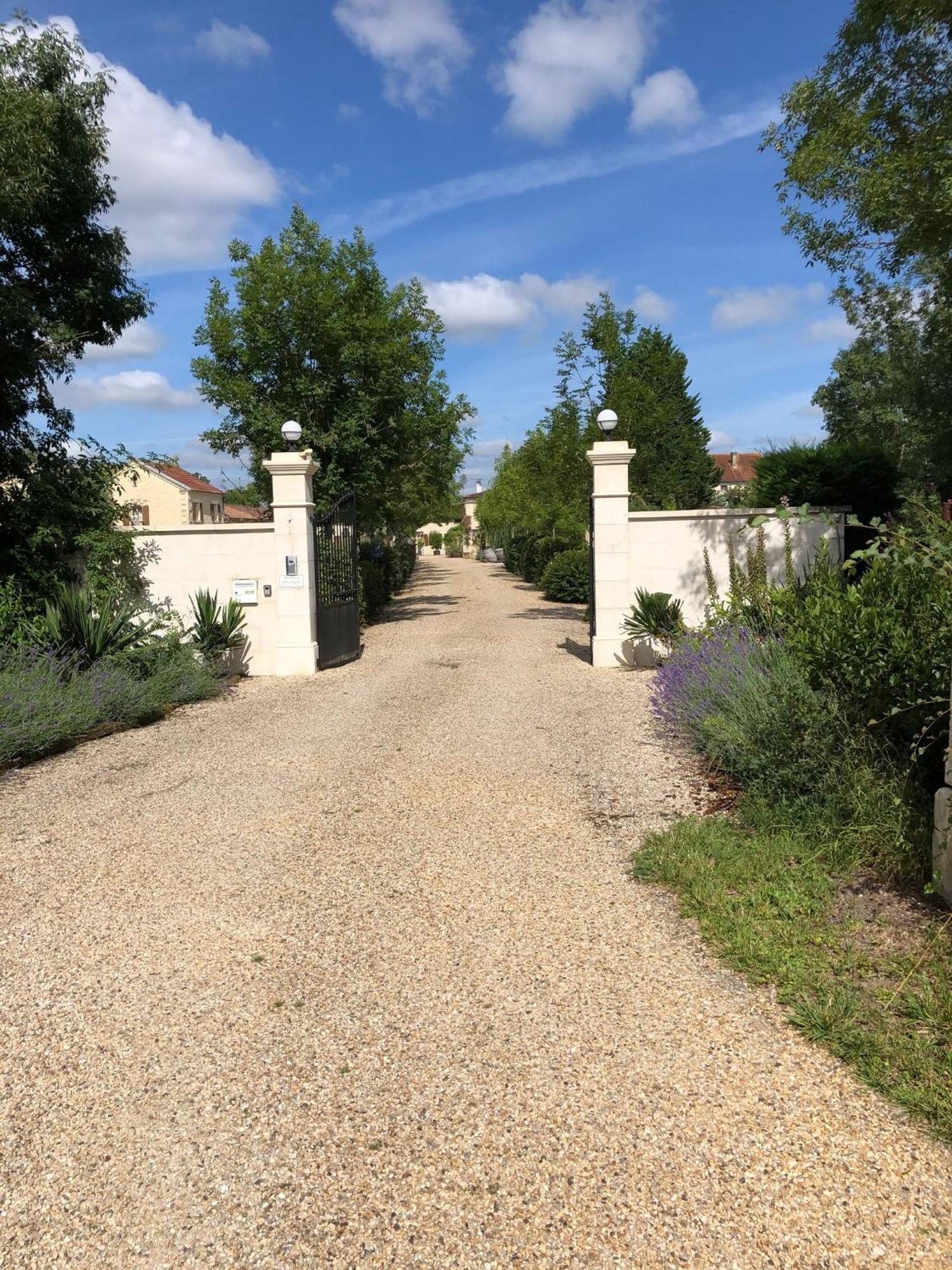 Gites de Cognac Bréville Extérieur photo